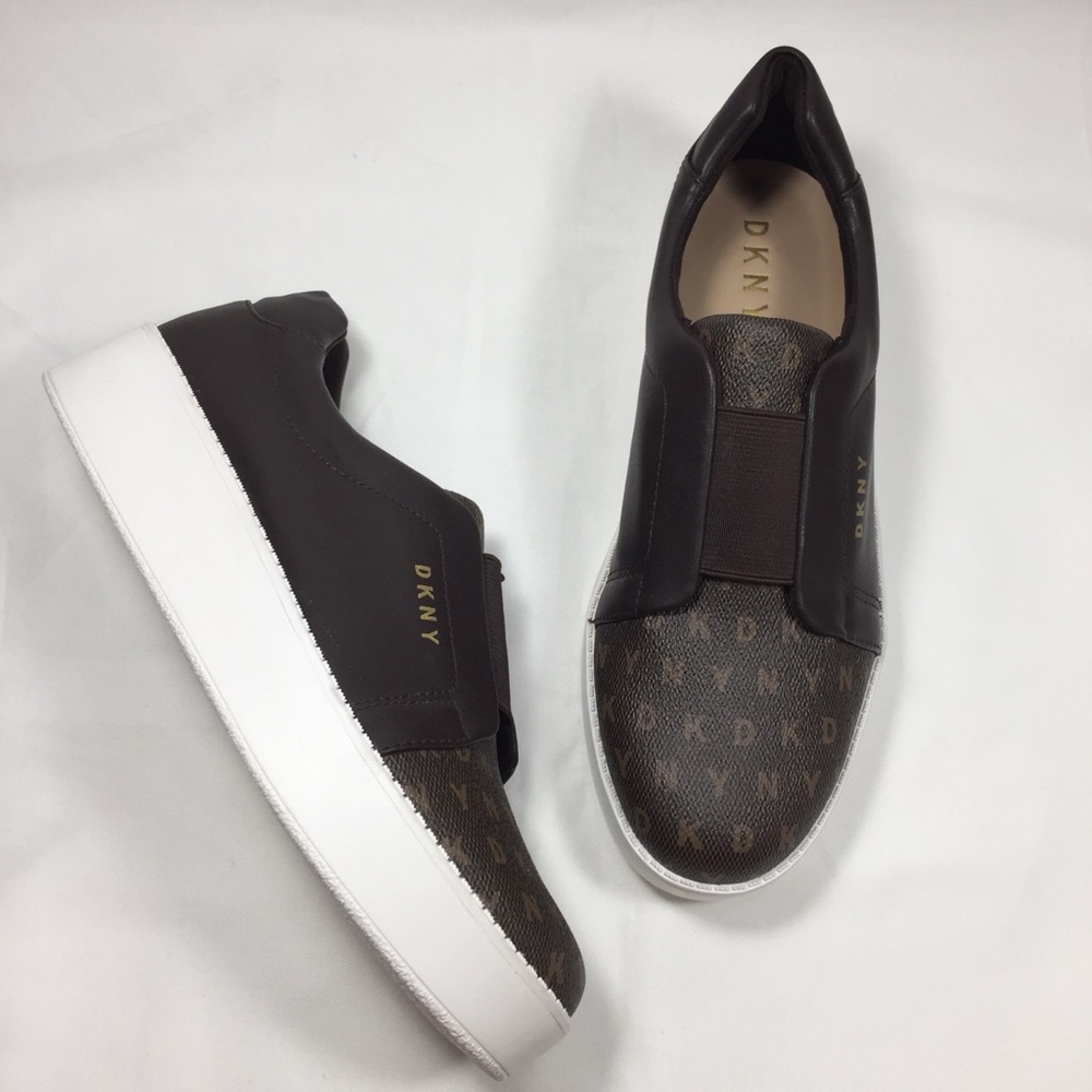 DKNY Bobbi Brown Logo Slip On Sneakers NEW 7.5